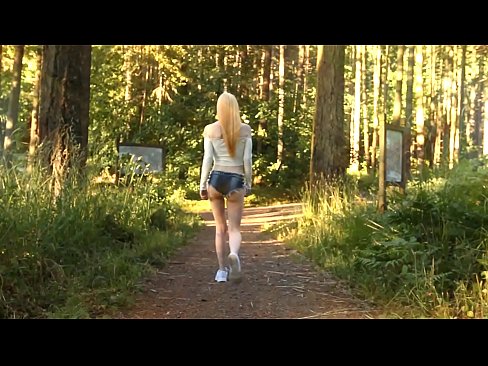 ❤️ Vakker kvinne beveger seg sakte, ikke nakenvideo Hard porno hos oss no.porn-evooli.ru ☑